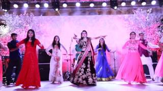 Bride amp Her Friends  London Thumakda  Sangeet Dance  Wedding Choreography [upl. by Ayhtin]