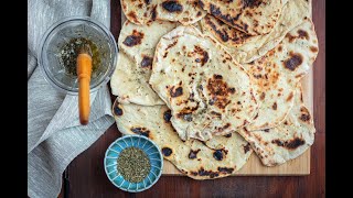 Chlebek naan z patelni Jak zrobić domowe chlebki naan shorts naan chleb [upl. by Ainivad343]