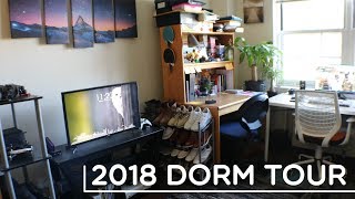 College Guys Dorm Tour  Single Room  Truman State University [upl. by Prissy329]