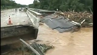 Chuvas isolam litoral do Paraná quot deslizamento e enchente quot em Morretes e antonina  Paraná [upl. by Gretal822]