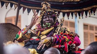 Otumfuo Osei Tutu II dancing in Batakari Keseɛ [upl. by Adnamaa]