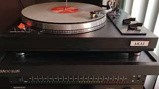 Akai AP306 C  Top Notch Turntable [upl. by Dion]