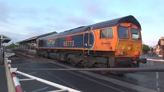 66773 runs around 6E88 at Goole [upl. by Korie914]