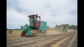 Enroulage de lin avec deux automoteurs Depoortere [upl. by Durand]