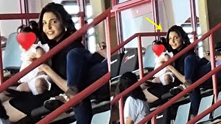 Baby Vamika and Anushka Spotted in Stadium Cheering for Daddy Virat Kohli at South Africa [upl. by Lodhia]