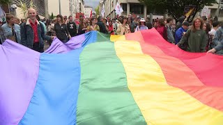 Marche des Fiertés  une première à Limoges plus de 2000 personnes dans les rues [upl. by Whiting]