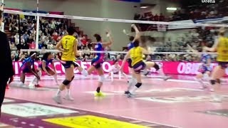 LInfortunio di Folie Raphaela finale scudetto tra Imoco Conegliano e Igor Volley Novara [upl. by Oriana993]