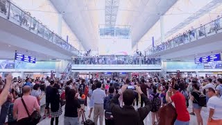 Flash Mob  Amazing Orchestra Performance at the Airport HD 🎵💃🏽 [upl. by Drucie]