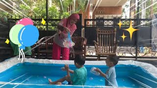 Serunya Alanka dan Alfarez bermain balon air dan mengenal warna  Hiburan anak anak [upl. by Ayrad]