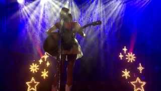 Kacey Musgraves cries and plays an emotional version of Merry Go Round Live in Glasgow Scotland [upl. by Kinnie]