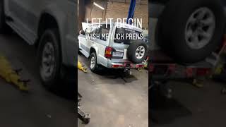 Mitsubishi Pajero 4M40 timing chain replacement [upl. by Anawot]