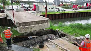 Brug verplaatsing aan de Stroomzijde in Blaricum 2152024 [upl. by Anar]