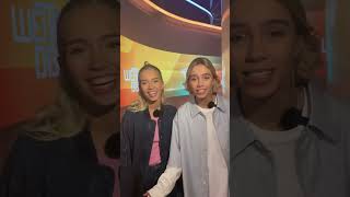 Lisa und Lena Backstage bei Wetten dass am 18112022  ZDF [upl. by Eitsrik]