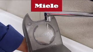 Miele FashionMaster 2000  Entkalkung des Miele Dampfbügelsystems [upl. by Carberry]