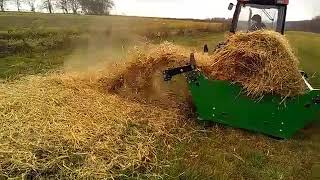 Ballenauflöser Spider Einstreugerät Bale Feeder Bale Unroller [upl. by Misab]