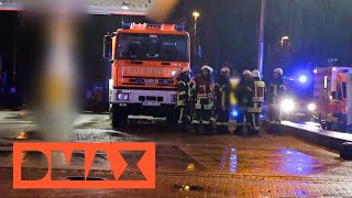 Explosionsgefahr quotSichert die Tankstellequot  112 Feuerwehr im Einsatz  DMAX Deutschland [upl. by Pepillo]