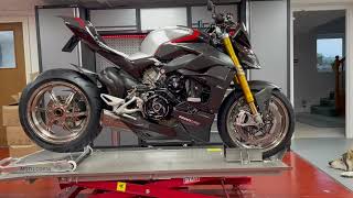 Ducati Streetfighter V4S SVF Build Episode 10 Fullsix Carbon fibre Belly Pan install [upl. by Gemina981]