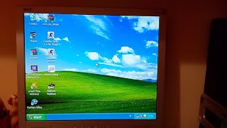 Windows XP On A Pentium 4 [upl. by Tremain]