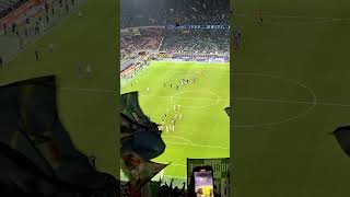 Les joueurs de la juve saluent le public à san siro [upl. by Hinman]