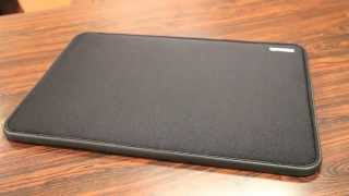 Incase Tensaerlite Sleeve  Retina MacBooks  Quick Review [upl. by Nahtaoj]