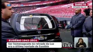 Eusébio despedese do Estádio da Luz e dos Adeptos [upl. by Barbarese675]