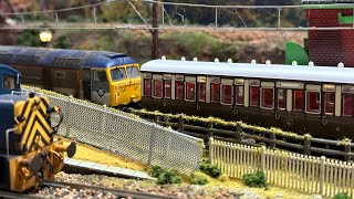 Derailing Dapol Toplight Coach  Easy fix  Layout Derailments Short circuits Peco turnout problem [upl. by Knoll752]