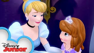 Sofia the First Meets Disney Princess Cinderella 🏰  Sofia the First  disneyjr [upl. by Keeler]