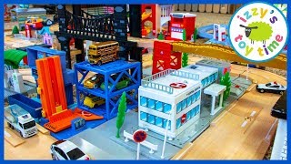 TOMICA PARKING GARAGE Check out this MEGA TOMICA BRIO THOMAS CITY [upl. by Aleunam]