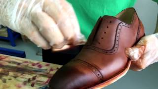 Tutorial How to color your leather shoe with Stahl Easy Crust™ [upl. by Schoenburg]