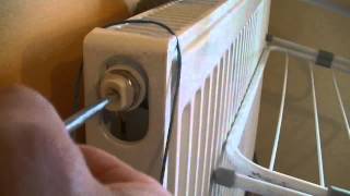 Comment purger un radiateur  Méthode facile pour purger vos radiateurs [upl. by Neenwahs]