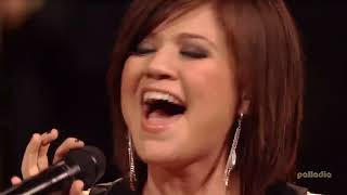 Kelly Clarkson Reba McEntire  Does He Love You  Crossroads 2007 [upl. by Nolaf]