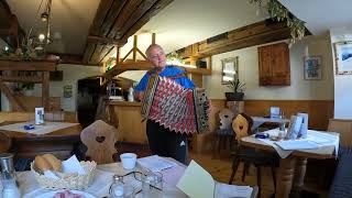 Peter playing Austrian Folk Music at Stadtheuriger Peter Lindbaum  Judenburg Austria [upl. by Gregorio360]