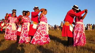 AFINDRAFINDRAO UN QUADRILLE MALGACHE [upl. by Ecadnarb]