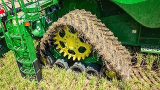 New Tracks Option for John Deere S700 Combines [upl. by Myrvyn]