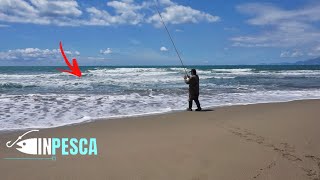 Pesca a SurfCasting  Ho visto un BIG sullacqua [upl. by Ellohcin257]