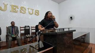 edilaine canta no culto da família em IEADALPEMANANCIAL 2 [upl. by Palestine]