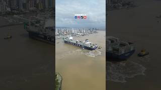 Navio manobrando com giro de 180 Graus [upl. by Sinned333]