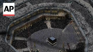 Muslim pilgrims flock to the Holy City of Mecca days before the start of the Hajj pilgrimage [upl. by Sher]