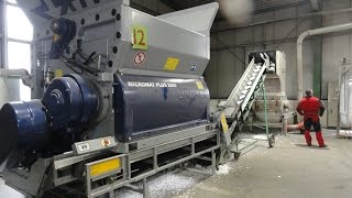 Lindner Micromat Plus 2000 Shredder  PP Lumps  Purgings [upl. by Nagoh462]