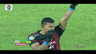 Highlights Arema FC vs Bhayangkara FC 40 Gojek Liga 1 Bersama Bukalapak [upl. by Adnohsal636]