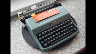 Unpacking a vintage unused Olivetti Lettera 32 from 1970 [upl. by Adriene]