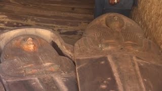 Egipto descubre tres nuevas tumbas bajo la sombra de las pirámides de Guiza [upl. by Elletsyrk940]