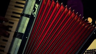 How to Play an Oompah Sound  Accordion Lessons [upl. by Zeke]