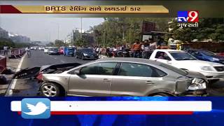 Surat  Car rams into BRTS corridora railing after driver loses control over steering near Piplod [upl. by Ahtanaram]