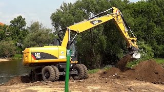 CAT Bagger im Einsatz  Caterpillar Digger in Action [upl. by Ardra341]