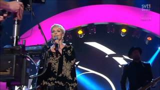 Petra Marklund  Händerna mot himlen  Svenska Idrottsgalan 2013 HD [upl. by Westphal]