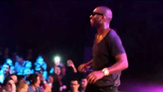 Tinie Tempah Amazes americans in NEW YORK  pass Out Live [upl. by Zelten]