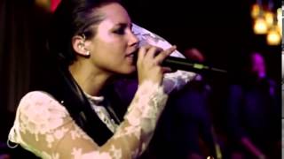 Alicia keys Listen To Your Heart LIVE HELLO BEAUTIFUL [upl. by Akyssej]