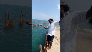 Young Man Catching Fishes Inside Rusted Iron Rod fishing fishingvideos thoondilulagam seafishing [upl. by Pallas324]