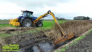 Maaikorven  Van Lingen  New Holland  BOS  Ditch maintenance  Grabenpflege [upl. by Mireielle730]